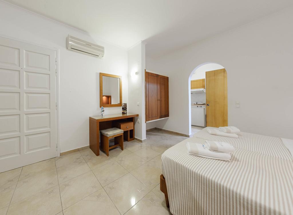 Apartment (3-4 Adults)